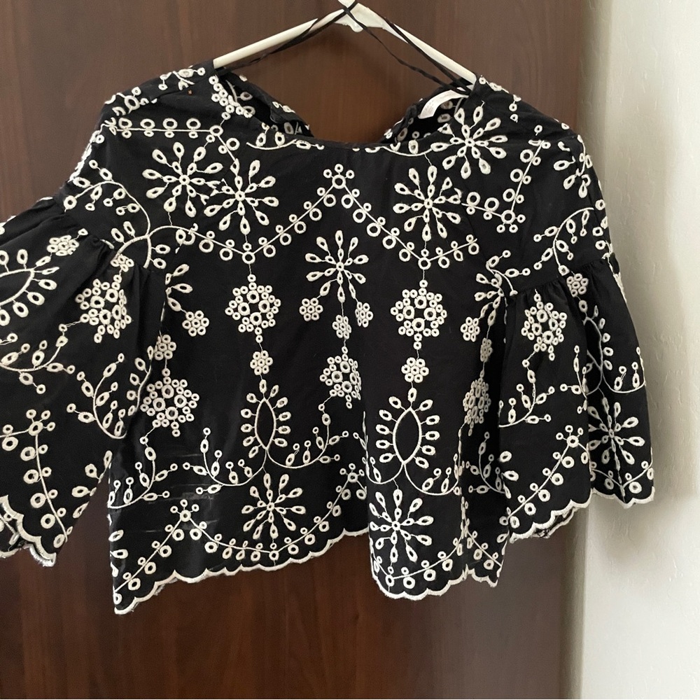 Embroidered top - Picture 2 of 5